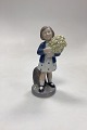 Danam Antik præsenterer: Royal Copenhagen Månedsfigur Maj - Pige med Blomster No. 4527