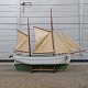 Kinnerup Antik & Porcelæn præsenterer: Sejlbåd model itræ96,5 cm