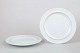 L'Art præsenterer: Grethe Meyer for Royal Copenhagen, to Blåkant middagstallerkener.
