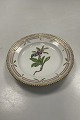 Danam Antik præsenterer: Royal Copenhagen Flora Danica Salat Tallerken No. 20/3573