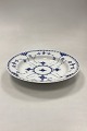 Danam Antik præsenterer: Royal Copenhagen Musselmalet Halvblonde Dyb tallerken Nr. 570