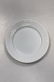 Danam Antik præsenterer: Royal Copenhagen Hvid Halvblonde Frokosttallerken No. 622