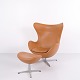 Ægget Model 3316 med Skammel i Elegance Cognac Læder Arne Jacobsen Fritz Hansen
