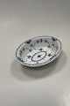 Danam Antik præsenterer: Royal Copenhagen Musselmalet Halvblonde Bagefad / Skål No. 690