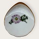 Moster Olga - Antik og Design præsenterer: Bing & GrøndahlChrysanthemumLille asiet#200*35kr