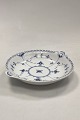 Danam Antik præsenterer: Royal Copenhagen Musselmalet Halvblonde Rundt Fad No. 709