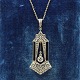 Antik Damgaard-Lauritsen præsenterer: Art deco halskæde af 18 kt. guld og platin prydet med diamanter og onyx