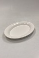 Danam Antik præsenterer: Royal Copenhagen Ursula oval Tallerken i Hvid No. 085