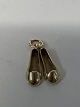 Antik Huset præsenterer: Et par sko Vedhæng/Charms i 14 karat guld.Højde: 1,8 cm.