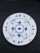 Antikkram præsenterer: Musselmalet riflet porcelæn. Frokosttallerkener 21,5cm nr. 178