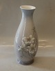 Klosterkælderen præsenterer: B&G 8759-505 Vase hvid blomst 27 cm Bing & Grøndahl