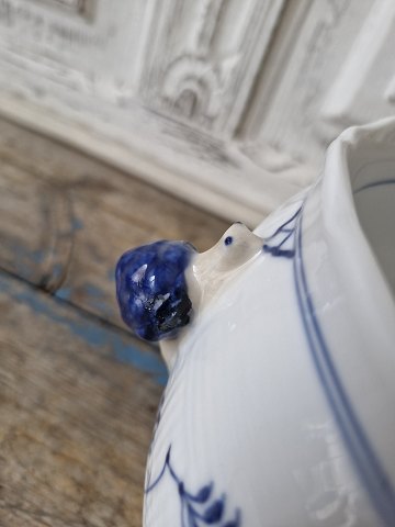 Royal Copenhagen Musselmalet riflet urtepotteskjuler 
no. 126