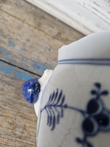 Royal Copenhagen Musselmalet riflet urtepotteskjuler 
no. 126