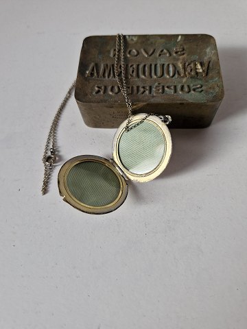 Beautiful medallion with chain in gold-plated silver and light purple/light red 
enamel decorated with cherry blossoms