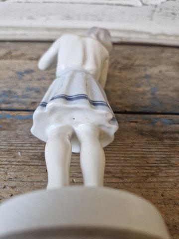 B&G sjælden Art Nouveau figur, pige der fletter hår no. 1758