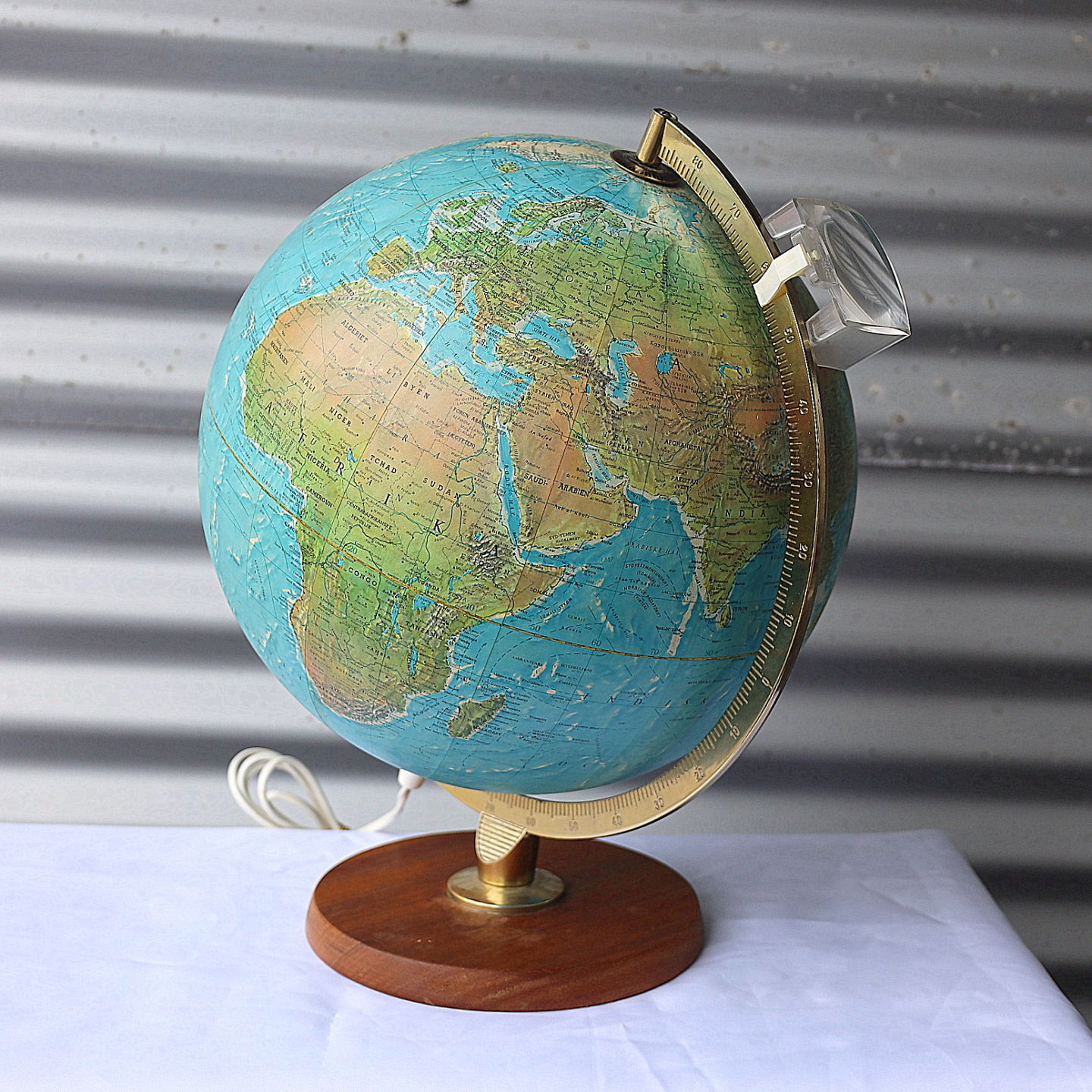 Midlertidig diktator grus Kinnerup Antik & Porcelæn - Globus med teakfod * * Scan Globe