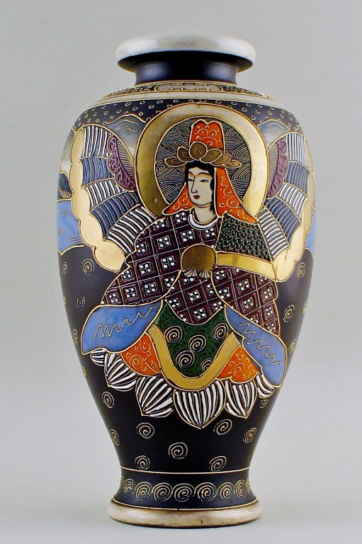 Large Japanese Satsuma earthenware vase.