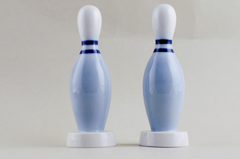 Par sjældne B&G (Bing & Grøndahl) bowlingkegler, nummer 6132.