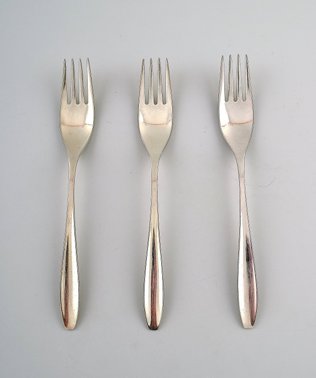Swallow sterling silver 925 cutlery Swallow silverware.
3 luncheons forks.