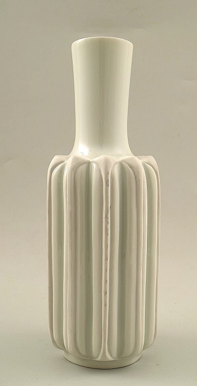 Tidlig og Sjælden Lisbeth Munch Petersen, vase af porcelæn, Bing & Grøndahl.