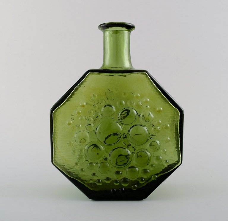 Nanny Still for Riihimäen Lasi, Finnish glass art vase.

