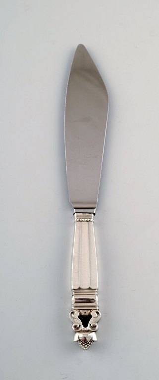 Georg Jensen "Acorn" cake knife in Sterling Silver.
Designer: Johan Rohde.