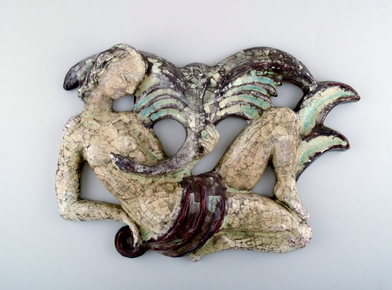 Michael Andersen keramik, Bornholm. Relief. Leda og svanen.
