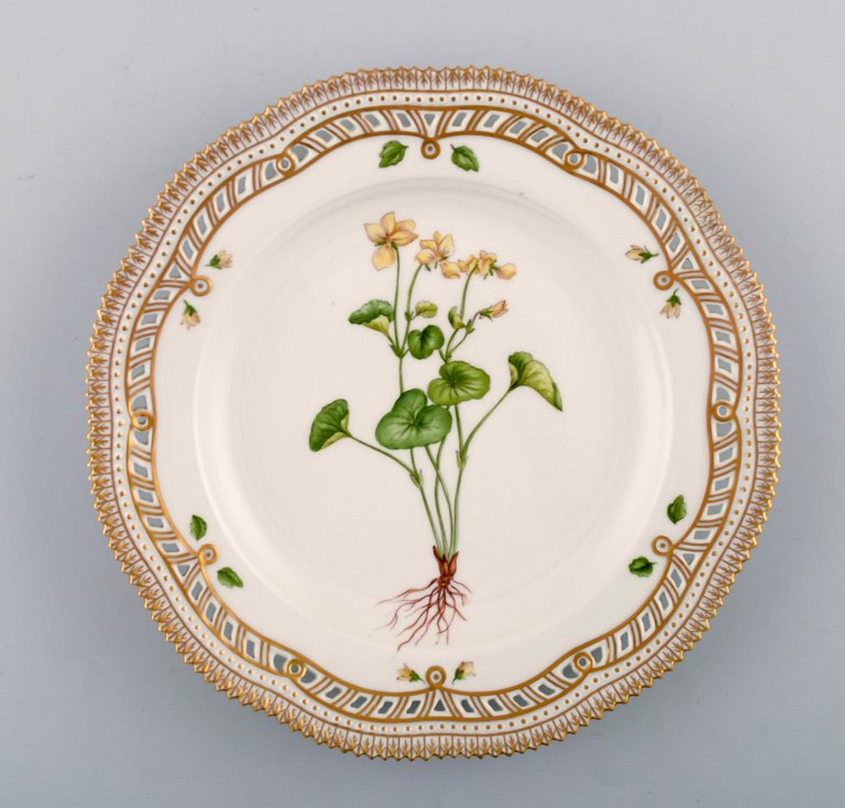 Royal Copenhagen Flora Danica openwork plate # 20/3554.