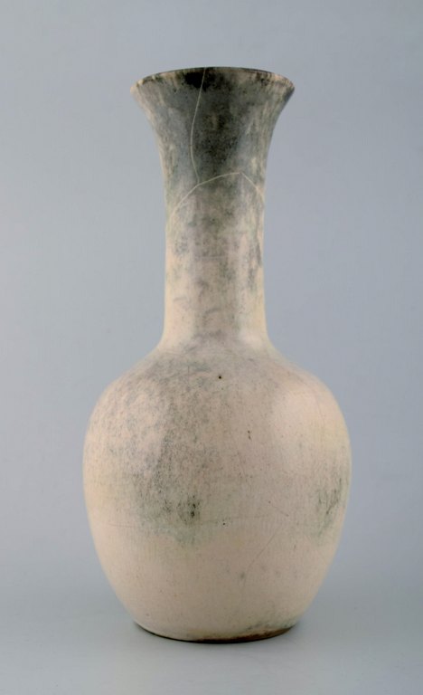 Richard Uhlemeyer, German ceramist.
Large ceramic vase, beautiful crackled glaze in gray white shades.