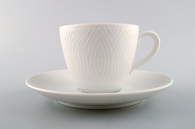Royal Copenhagen Axel Salto service, White.
Coffee cup with saucer. 4 sets in stock.
