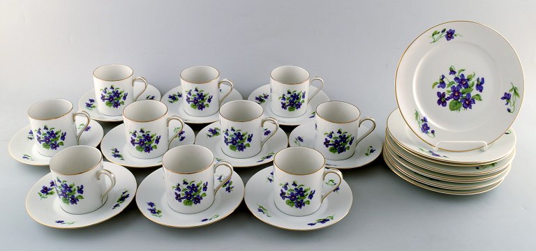 Håndmalet Rosenthal kaffeservice i porcelæn. Komplet til 10 personer med 
tilhørende tallerkener. 1930/40