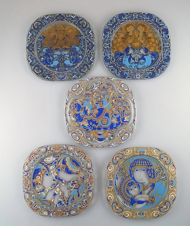Bjørn Wiinblad for Rosenthal. Set of five annual plates in art glass. Dated 
1977-81.