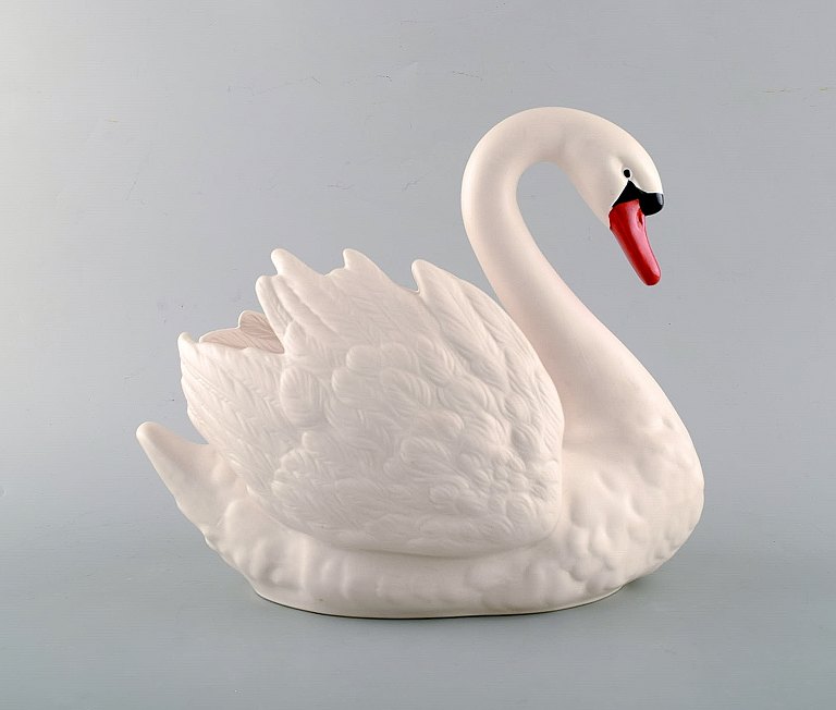 Goebel swan in porcelain. 1980