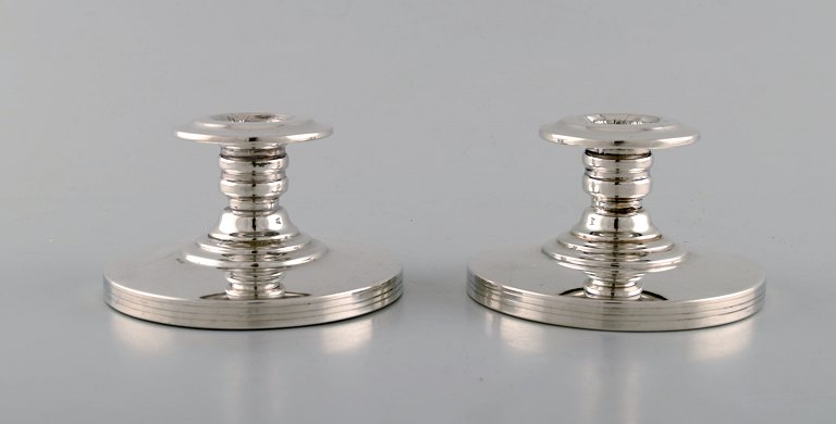 Swedish silversmith. A pair of candlesticks in silver. 1930 / 40s.
