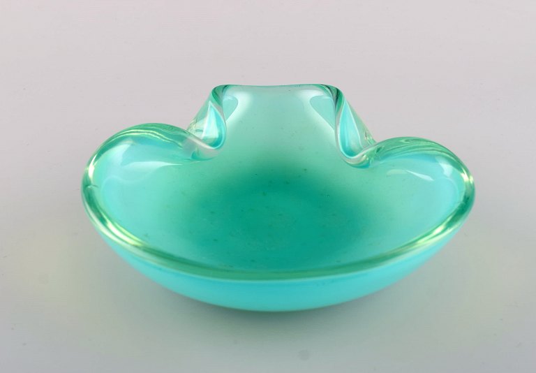 Organisk formet Murano skål i turkis mundblæst kunstglas. Italiensk design, 
1960