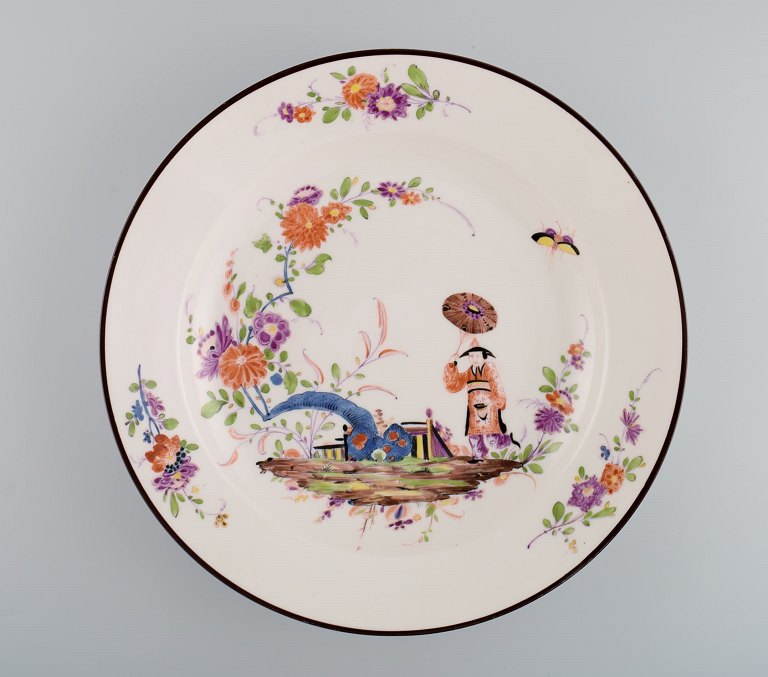 Antik Meissen skål i håndmalet porcelæn i japanistisk stil. 1800-tallet. 
