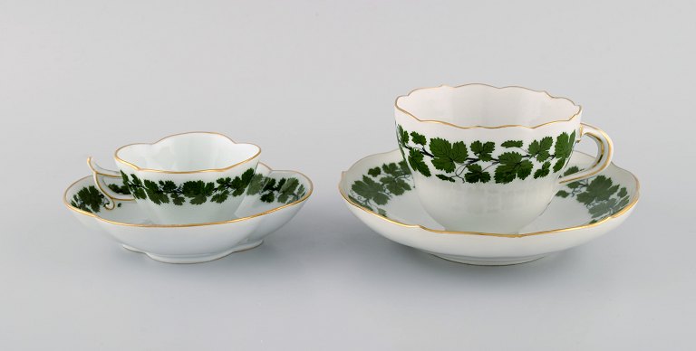 Meissen Green Ivy Vine Leaf mokka- og tekop i håndmalet porcelæn med guldkant. 
1920/30