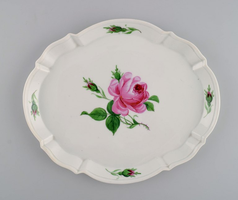 Meissen Pink Rose bakke i håndmalet porcelæn med guldkant. Tidligt 1900-tallet.
