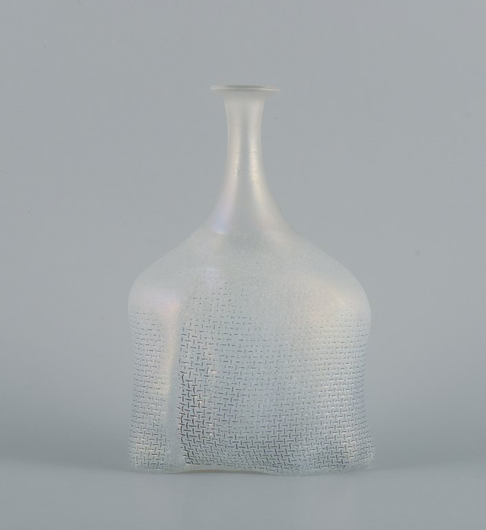 Bertel Vallien for Kosta Boda. Vase / bottle with blue tones in hand-blown art 
glass.