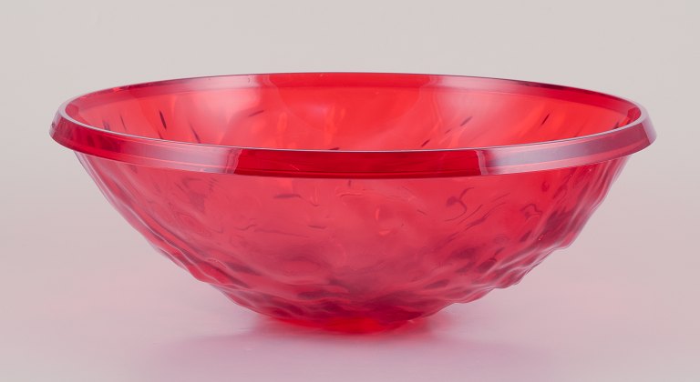 Mario Bellini for Kartell, Italy.
Large "Moon" bowl in red PMMA plastic.