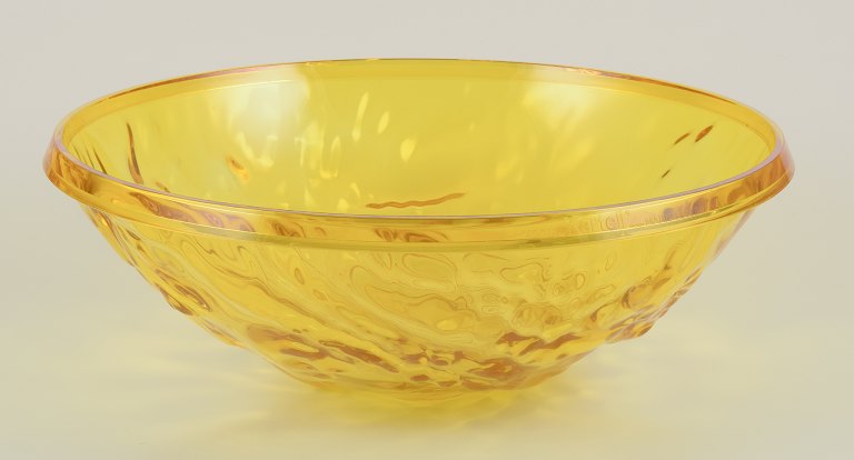 Mario Bellini for Kartell, Italy.
Large "Moon" bowl in yellow PMMA plastic.