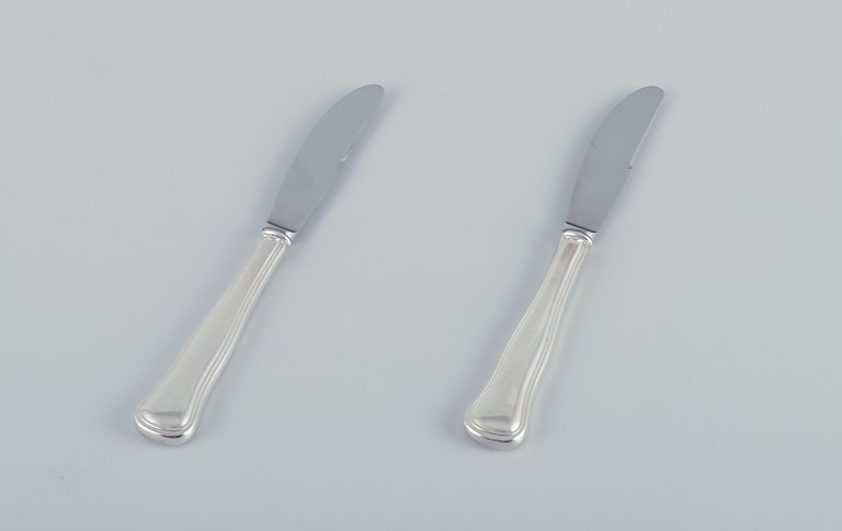 Cohr, Danish silversmith. "Old Danish". Two dinner knives in 830 silver.