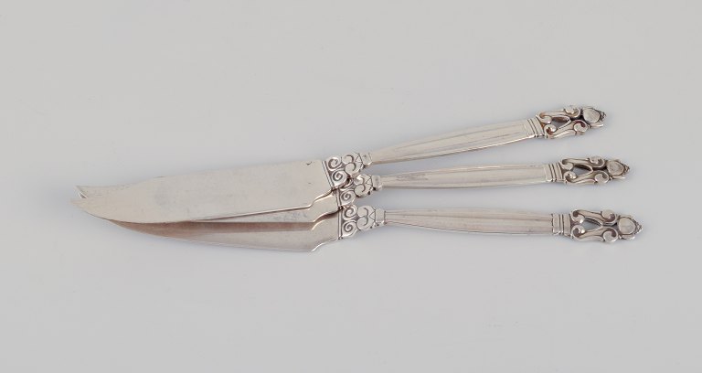 Georg Jensen Acorn.
Three fish knives in sterling silver.