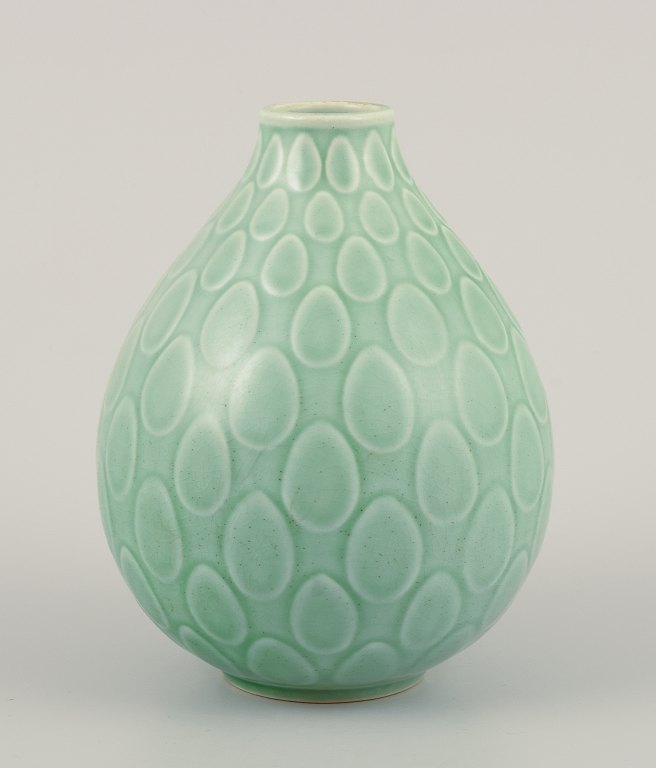 Nils Thorsson for Aluminia. 
"Marselis" vase i glaseret fajance.