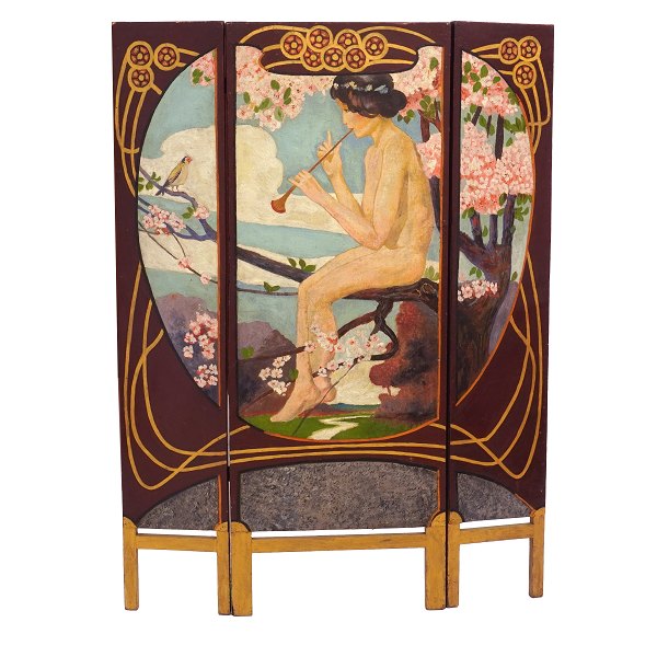 Harald Slott-Møller Art Nouveau påklædningsskærm / paravent med motiv i form af 
fløjtespillende kvinde i kirsebærtræ. Danmark ca. år 1900. H: 142cm. B: 104cm