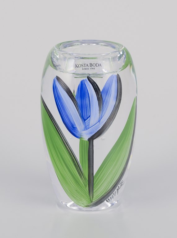 Ulrica Hydman Vallien for Kosta Boda, Sweden.
Candlestick with hand-painted floral motif.