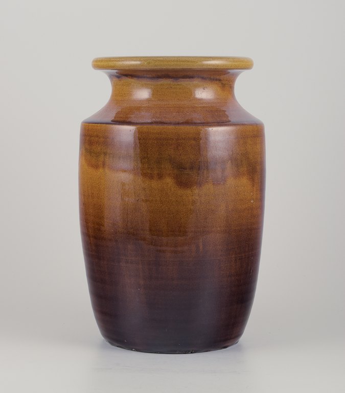 Nils Kähler for Kähler, Denmark.
Large ceramic vase.