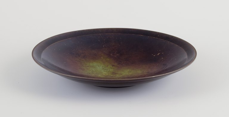 Just Andersen.
Large circular Art Deco bowl in patinated bronze.