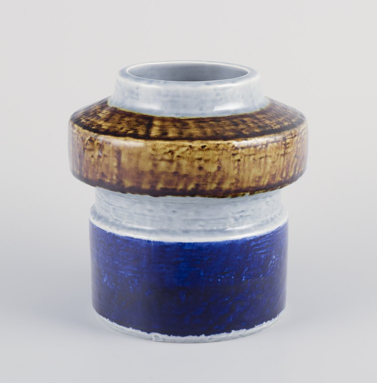 Olle Alberius for Rörstrand, Sweden.
"Titus" ceramic vase in stoneware.