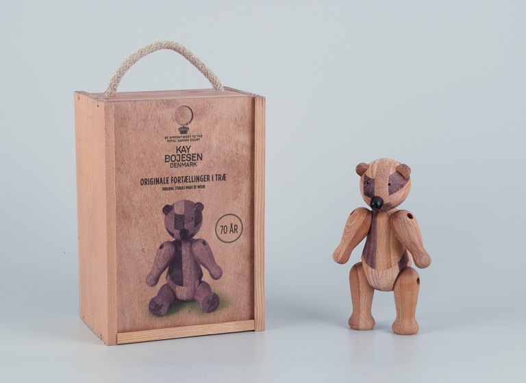 Kay Bojesen, Danish designer.
Bear crafted from various types of wood.